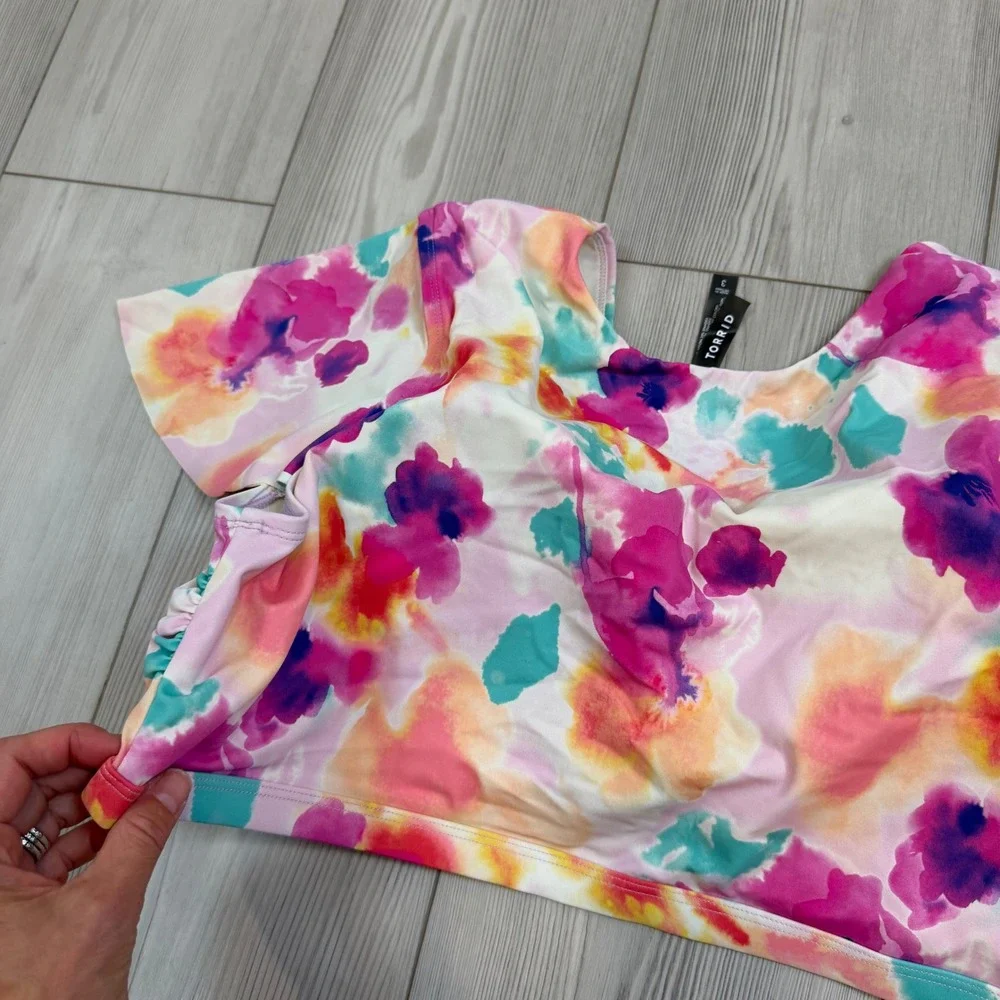 Torrid Watercolor Floral Flutter Sleeve Bikini Swim Top Pink Purple Size 3 Plus